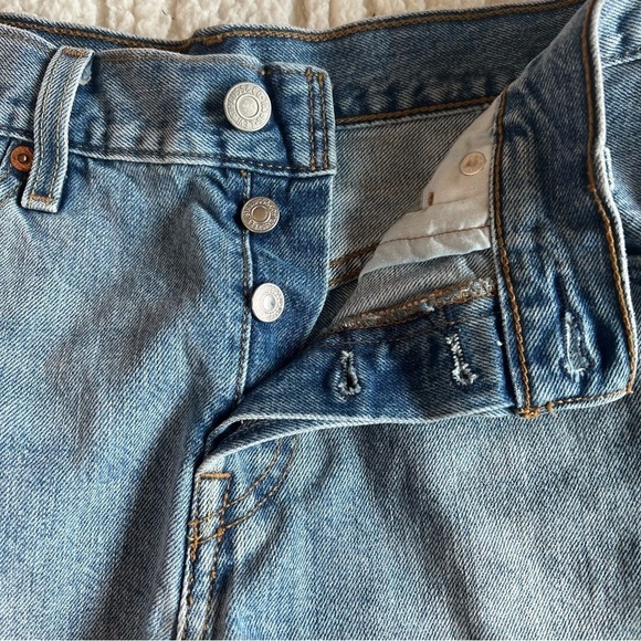 Levi’s | 501 | Distressed | High Rise | Denim | Jean | Short | Blue | Size 27 - Picture 5 of 6